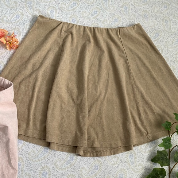 3 F21 (juniors) faux suede stretchy skater skirts, tan pink - Picture 5 of 8